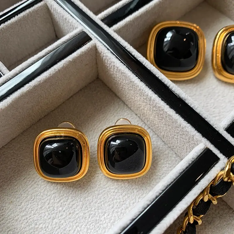 Square Black Stone Stud Earrings E004 — main photo
