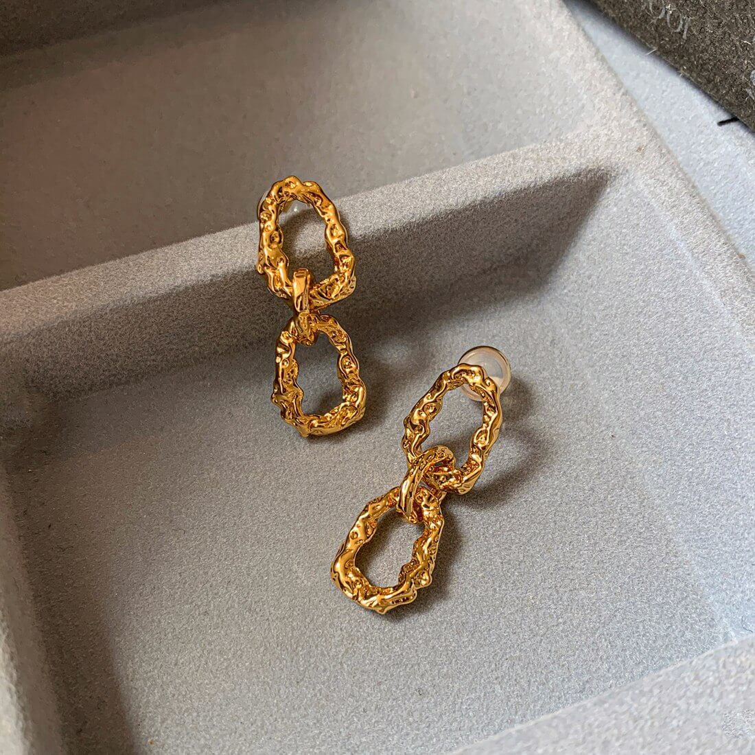 Sculptural Link Drop Earrings E007 — detail 1