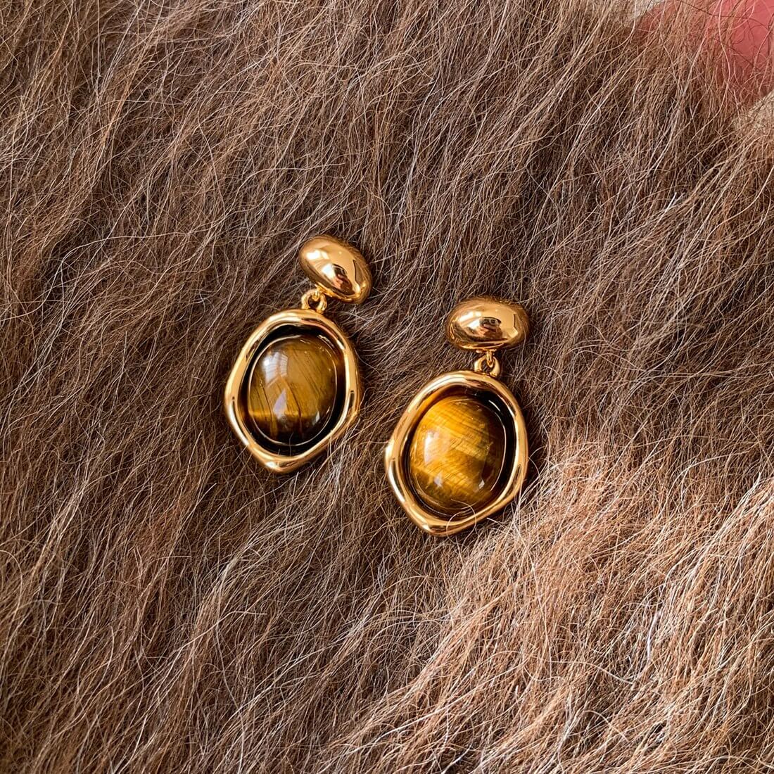 Warm-Tone Oval Stud Earrings E009 — main photo
