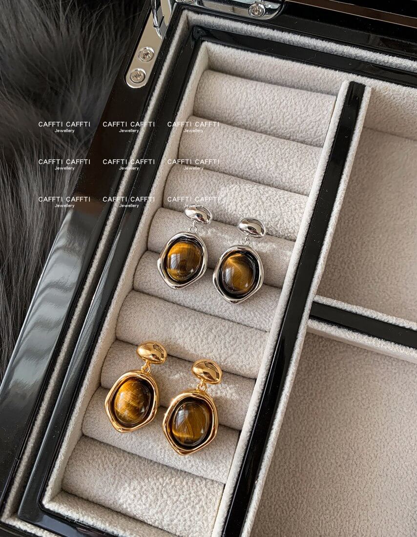 Warm-Tone Oval Stud Earrings E009 — detail 1