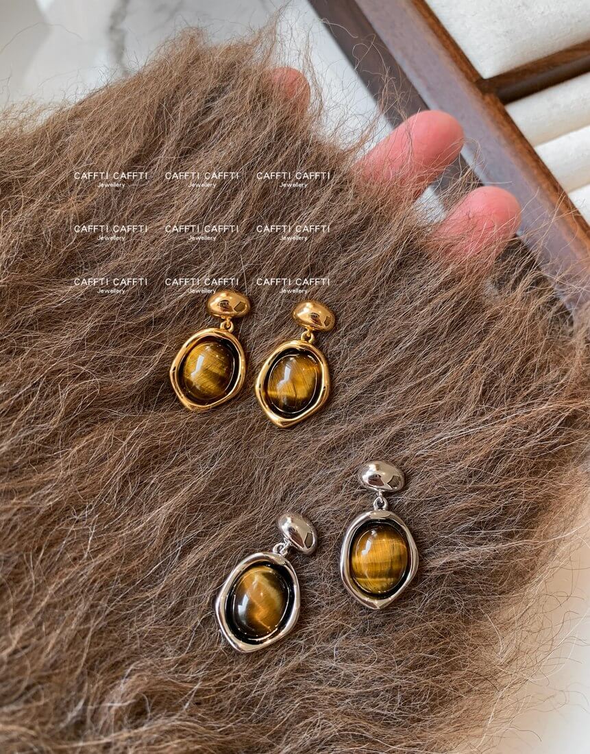 Warm-Tone Oval Stud Earrings E009 — detail 2