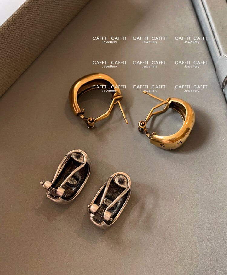 Sculptural Letter Hoop Earrings E010 — detail 2