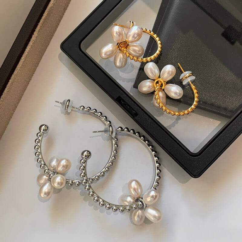 Pearl Floral Hoop Earrings E011 — detail 2