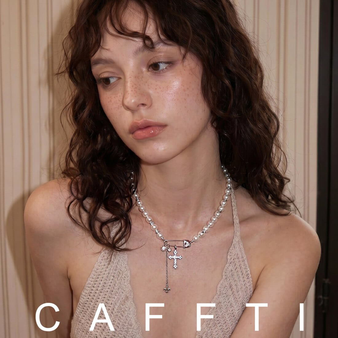 Pearl & Cross Layered Necklace N002 — detail 1