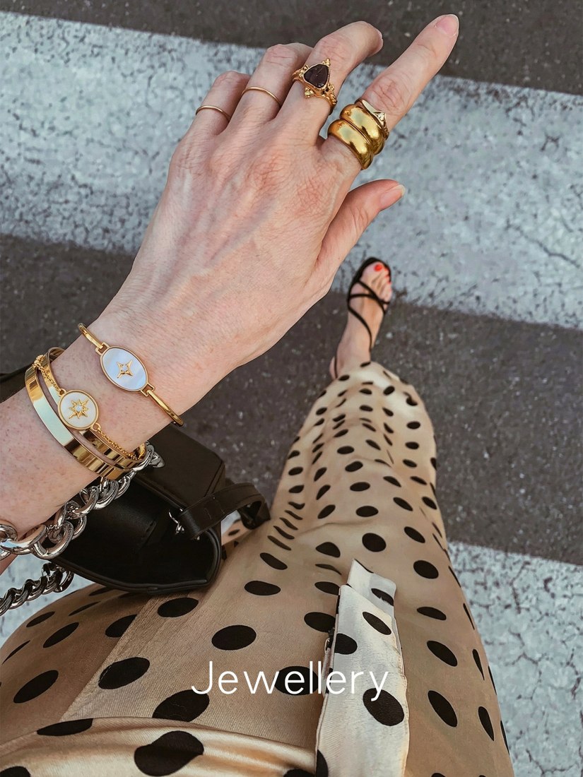 Star-Accent Bangle B006 — detail 2