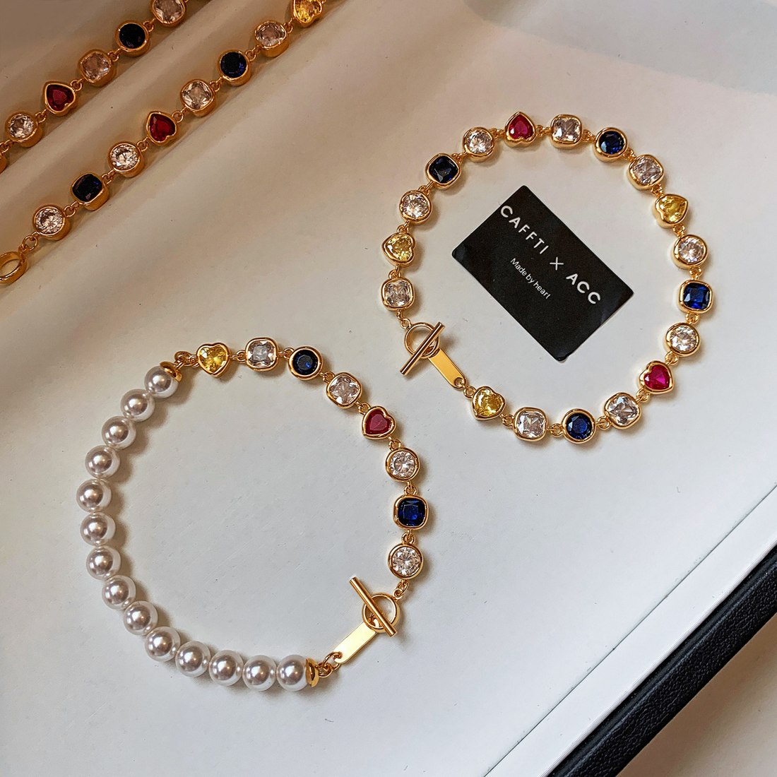 Colourful Round-Accent Bracelet B007 — detail 1