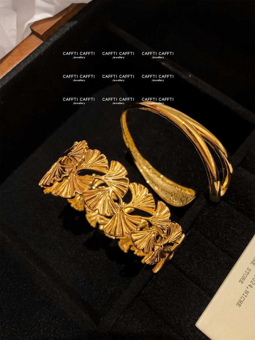 Wide Sculptural Cuff B008 — main photo