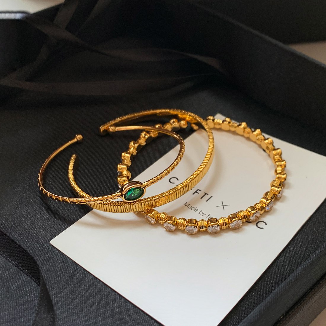 Ribbed Open Bangle B010 — main photo