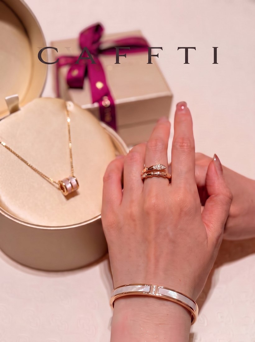 Textured Snake-Pattern Ring R008 — detail 1