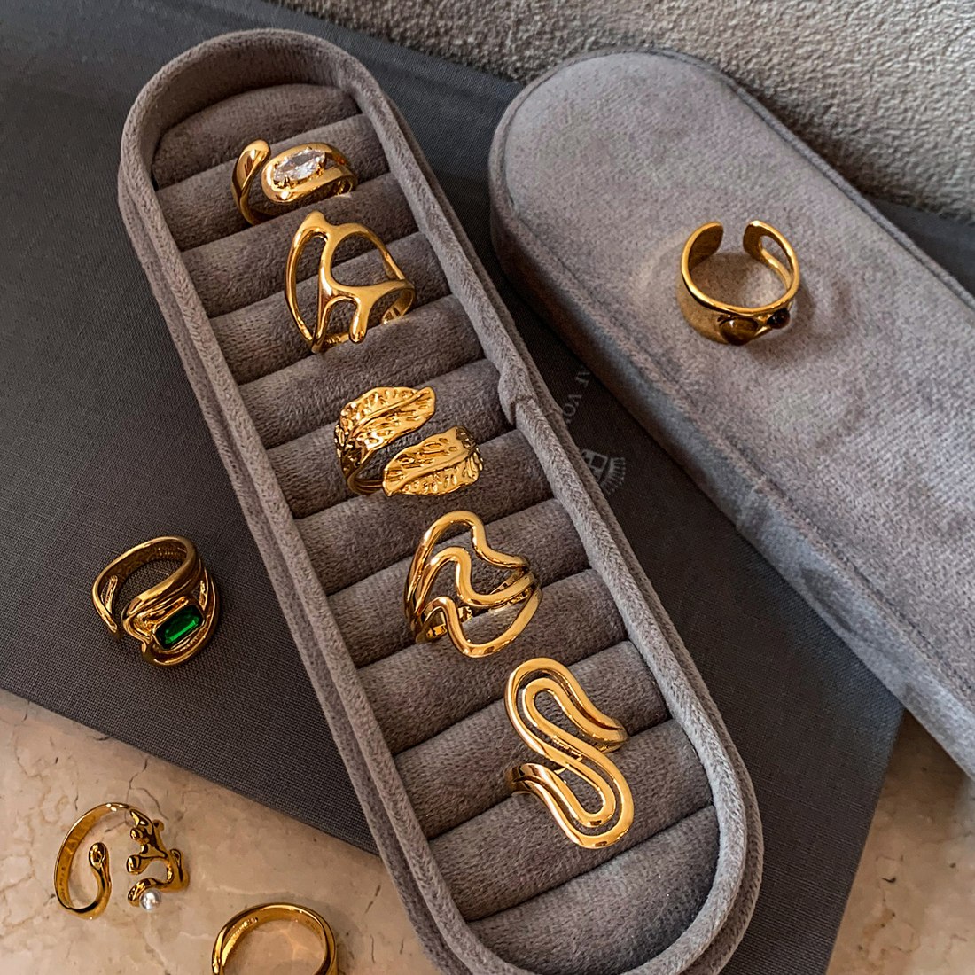 Sculptural Curve Ring R009 — detail 2