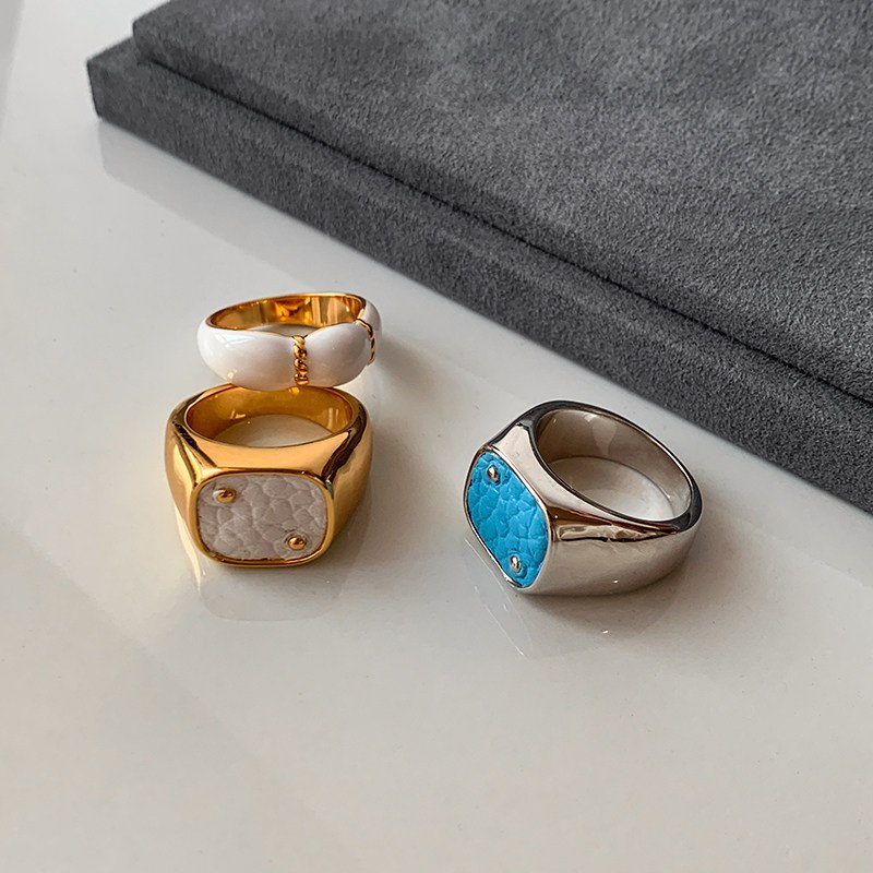 Square Colour-Accent Ring R010 — main photo