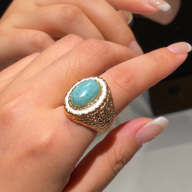 Ornate Oval Stone Ring R011 — detail 1
