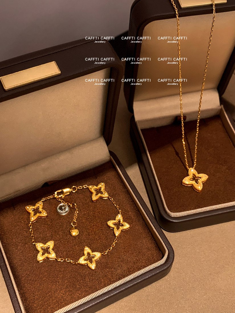 Open Clover Jewelry Set S010 — detail 1